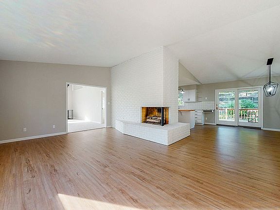 5th image of 2817 Westwood Dr NW