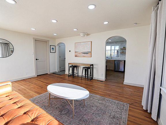 4th image of 8728 N Kraft Rd