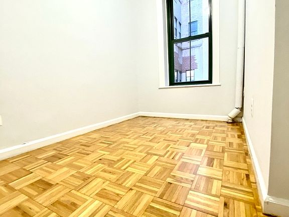 5th image of 539 E 78th St APT 1F