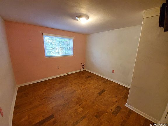 2nd image of 1315 NE 6th Ter
