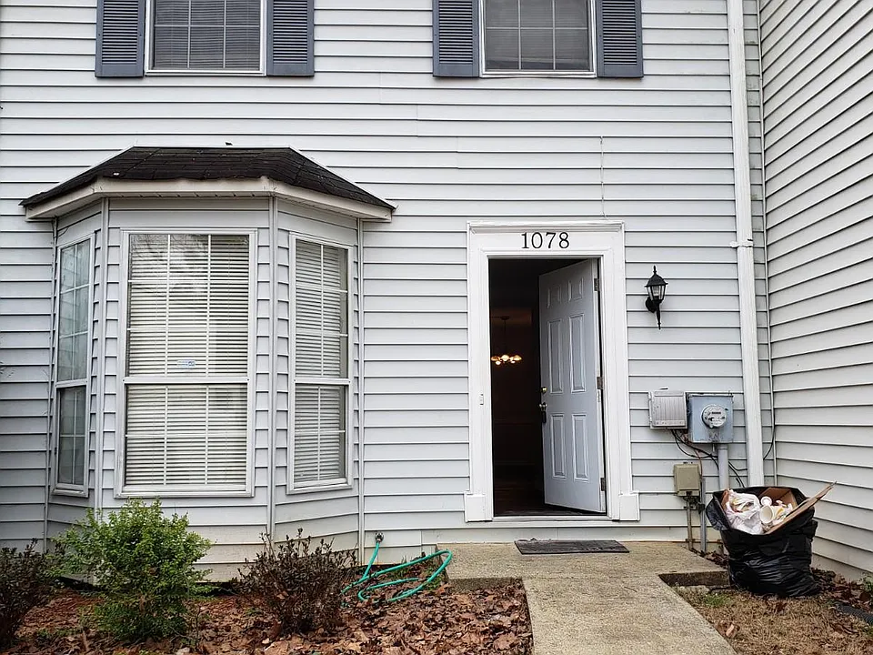 1078 Huntington Trce SE