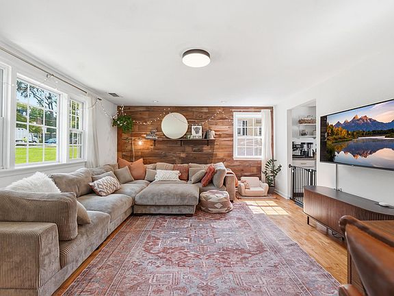 4th image of 39881 Catoctin Ridge St