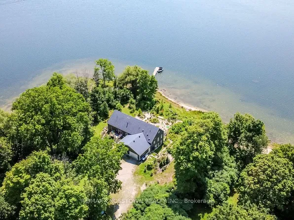 243 Champlain Rd, Penetanguishene, ON L9M 1S2