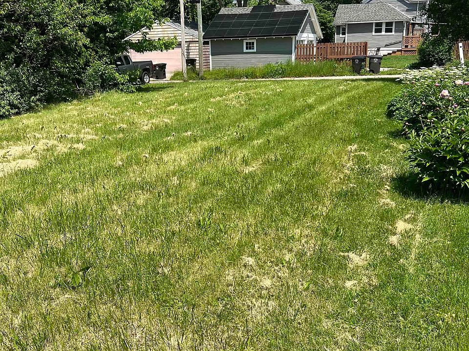 2nd image of 650 Putnam St