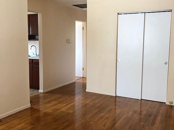 4th image of 3132 Sherman Dr #3132