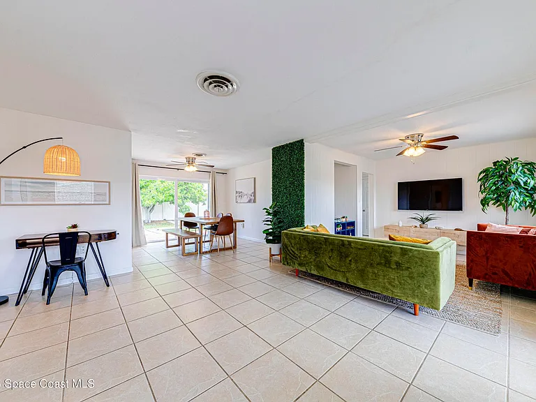 130 Melaleuca Dr — Photo 2