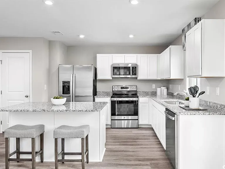 242 C Christiana Ln — Photo 4