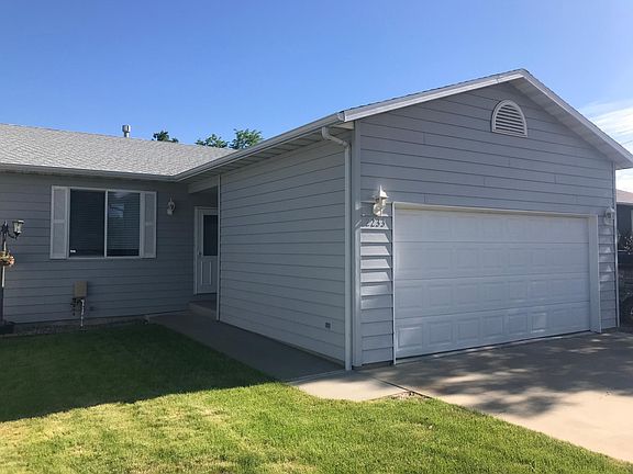 2nd image of 2233 Canyon Dr