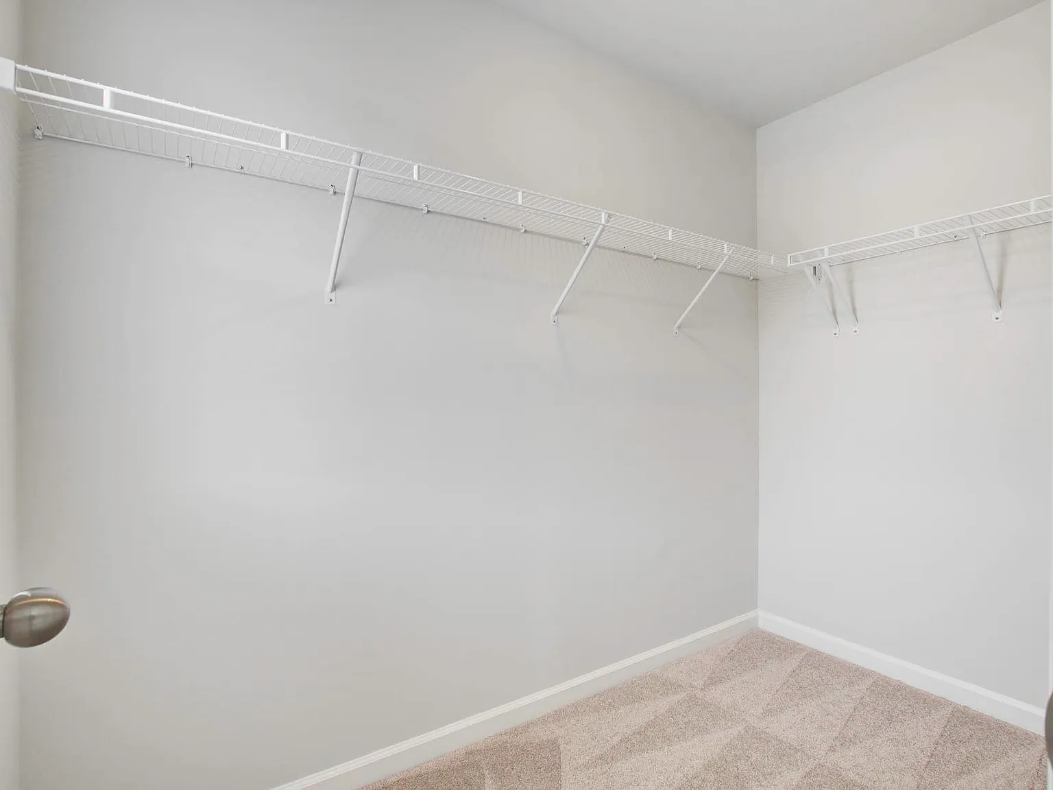 3 bed, 1982 sqft, $2,150 — Photo 3