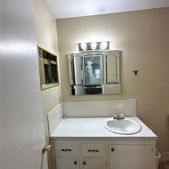 100 El Camino Dr #309 — Photo 17