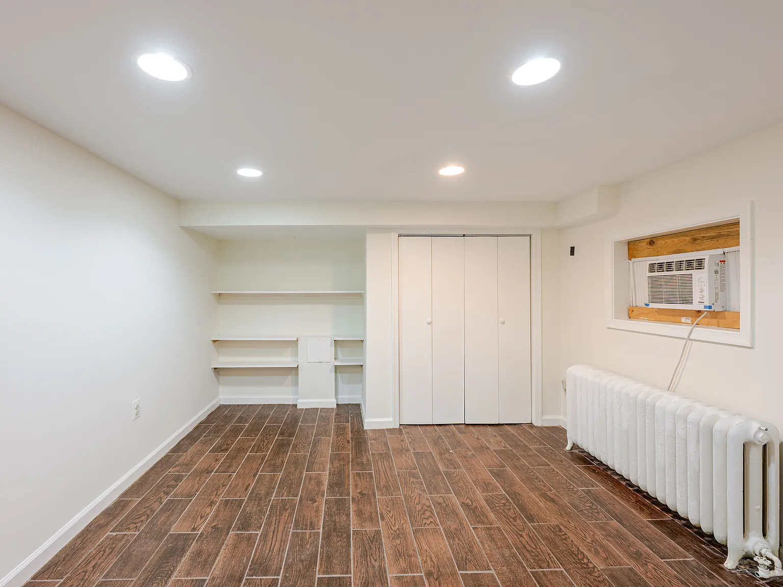 6 bed, 3.5 bath, 2470 sqft, $6,445 — Photo 4