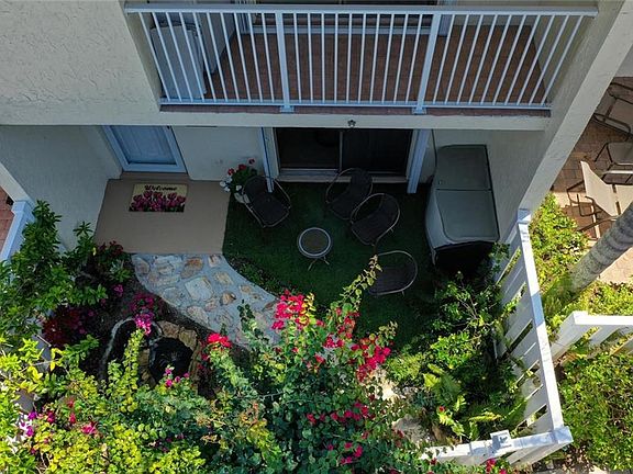 4th image of 4019 Silver Palm Dr