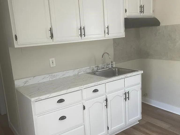 9702 Redfern Ave — Photo 24