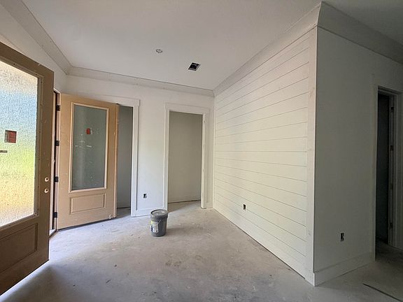 3rd image of 241 Grandview Ave