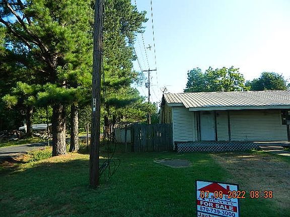 2nd image of 514 Cedar Ave