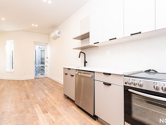 4th image of 43 Kingston Ave #4A