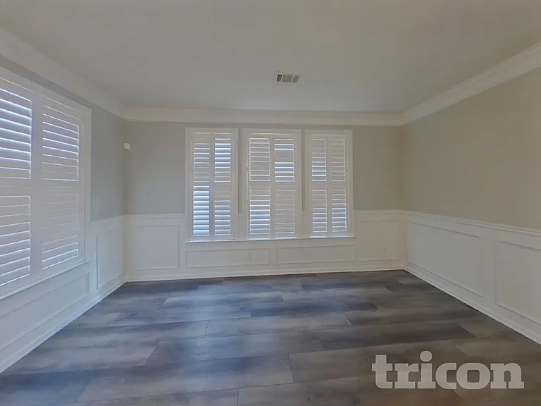 7457 Mistydawn Dr — Photo 3