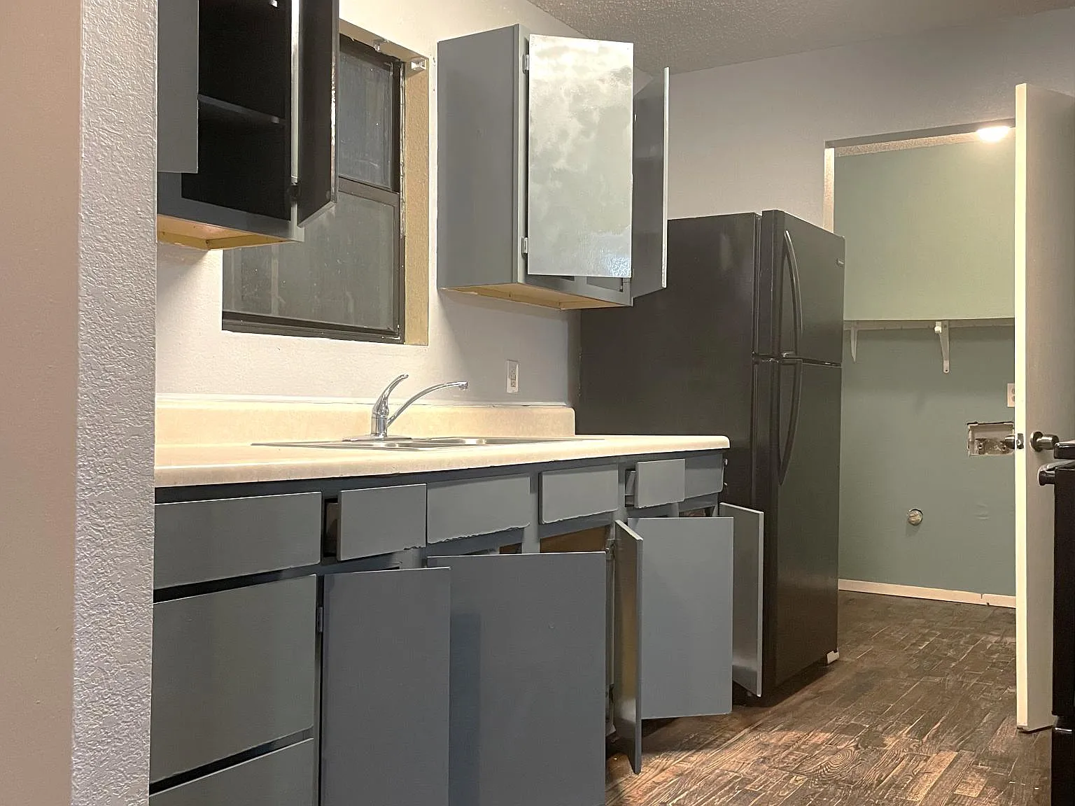 3 bed, 1048 sqft, $1,725 — Photo 4