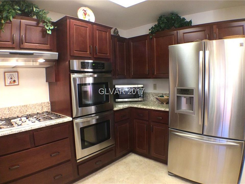 1st image of 2432 Desert Glen Dr