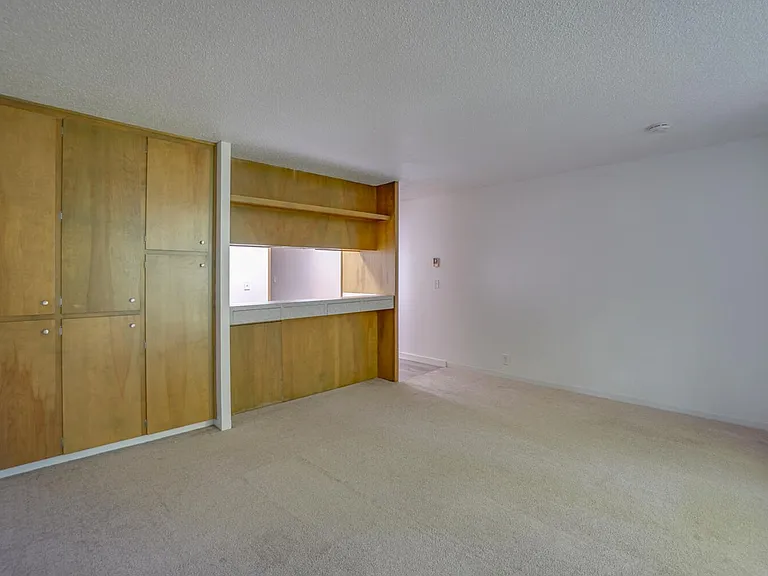1239 SW Woods St — Photo 8