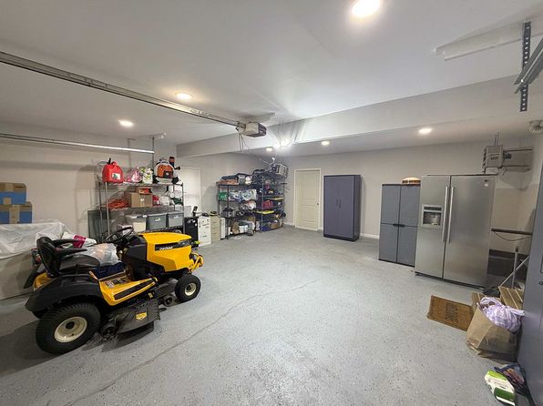 3 Huckleberry Hill Rd