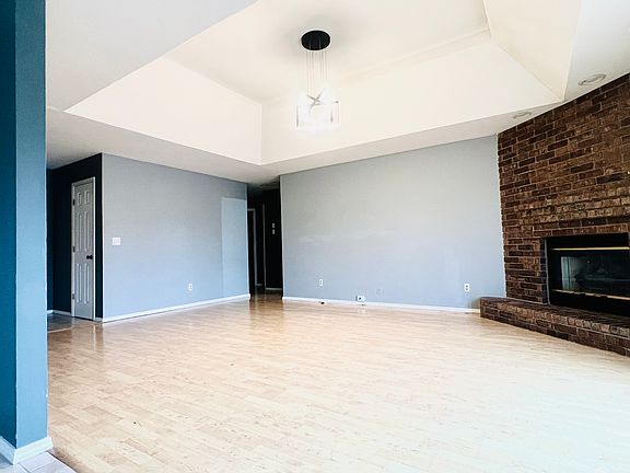 2nd image of 3125 S Fort Ave