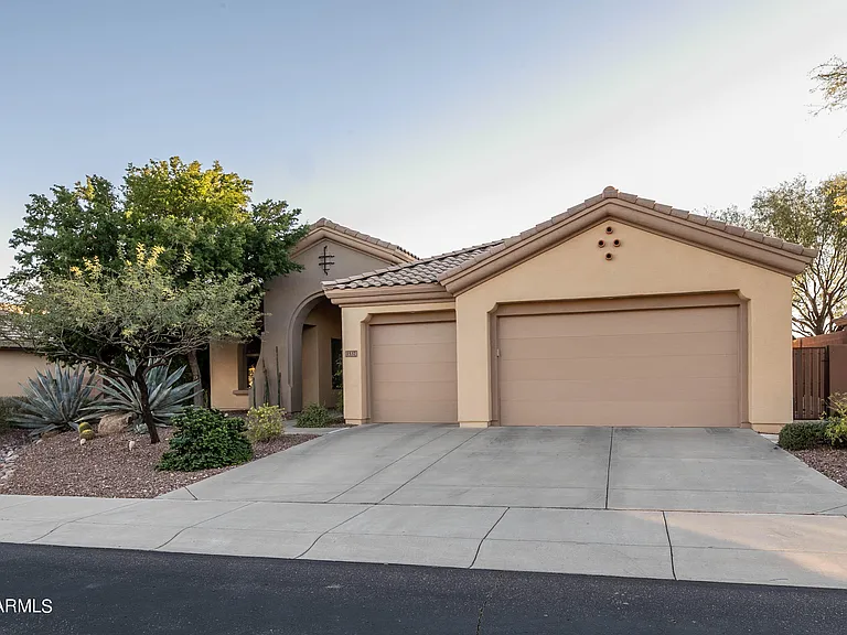 1537 W Spirit Dr — Photo 3