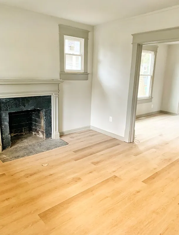 3 bed, 2.0 bath, 1120 sqft, $2,100 — Photo 3