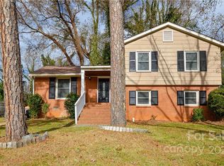 1813 Shannonhouse Dr, Charlotte, NC 28215