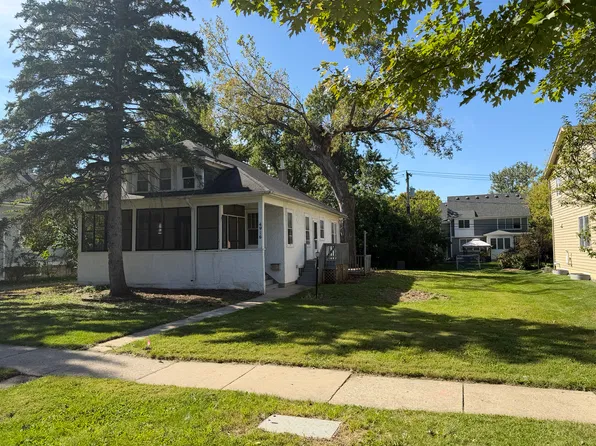 4916 Washington St, Downers Grove, IL 60515