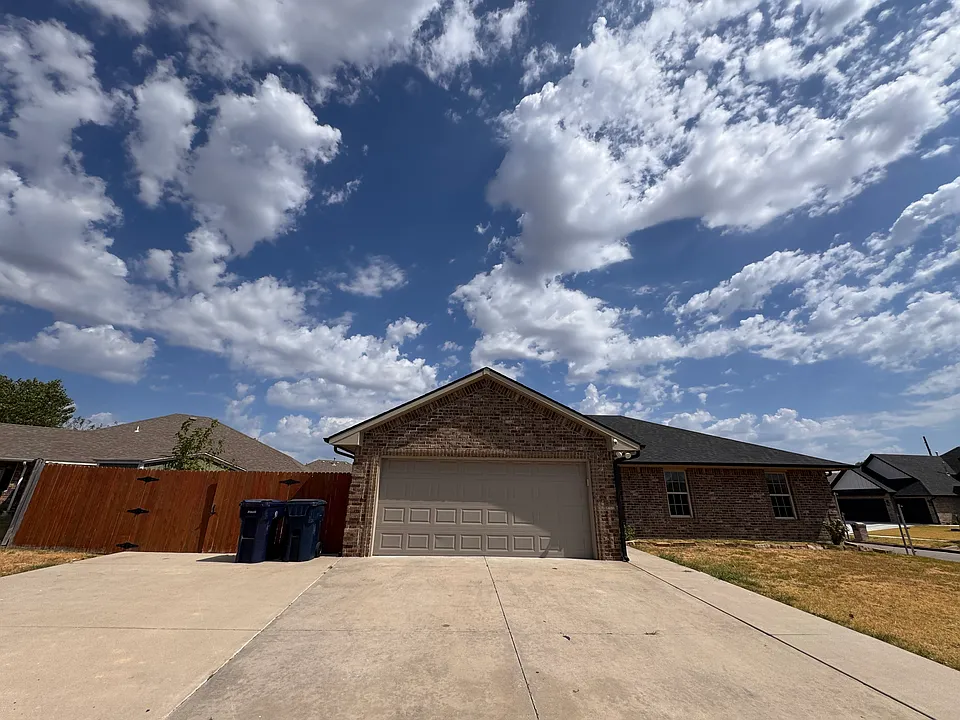 14608 Broadway Cir