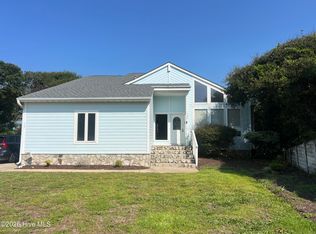 109 Oakleaf Dr, Pine Knoll Shores, NC 28512