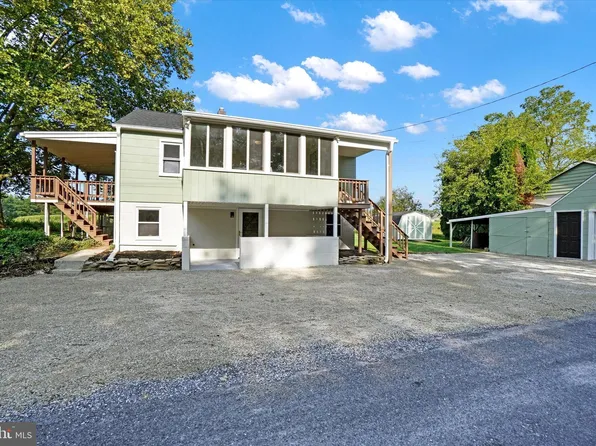 1105 N Browns Dam Dr, New Oxford, PA 17350