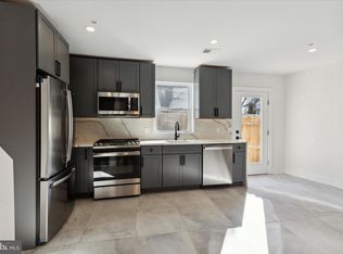 305 Green Ln, Philadelphia, PA 19128
