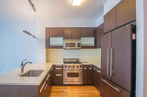454 W 54th St Photo 1
