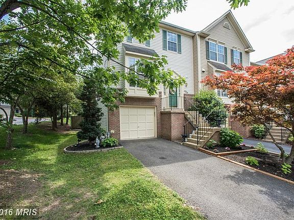GORGEOUS CURB APPEAL!
