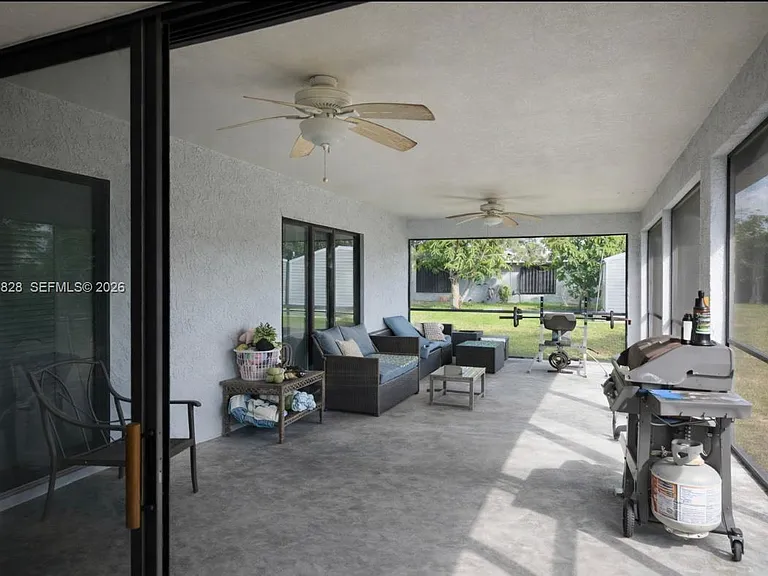 506 Corinne Dr — Photo 9