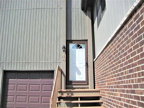 5th image of 44 Lake Shore Dr