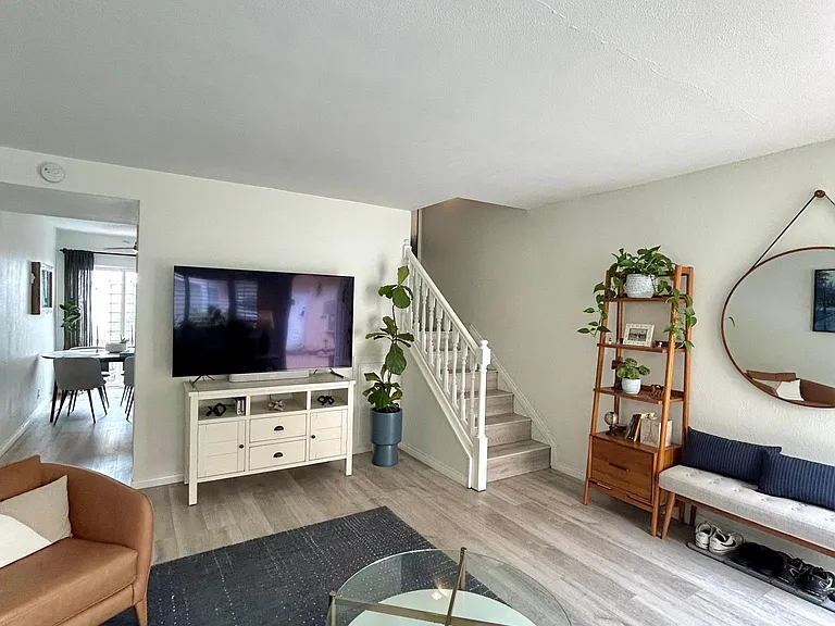 3970 Ingraham St #7 — Photo 2