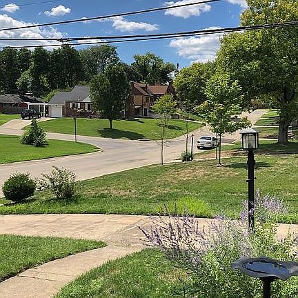 4th image of 409 N Claridge Dr