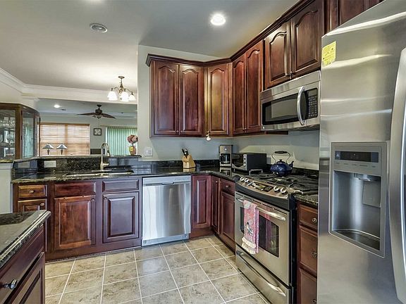 2nd image of 163 Southampton Dr