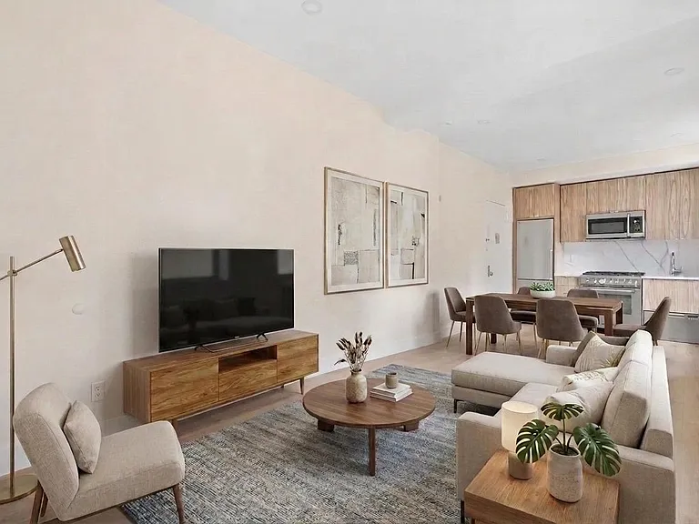 138 E 38th St #7R — Photo 1