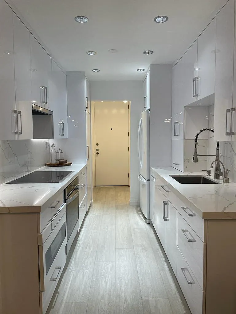 11951 Mayfield Ave — Photo 1