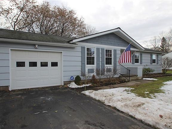 2nd image of 9 Cedarhurst Dr