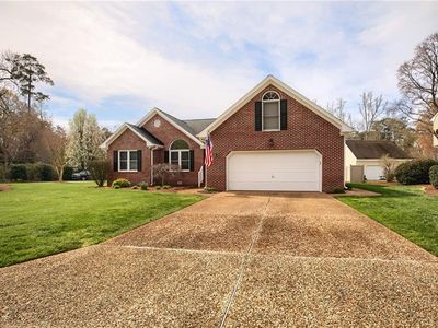 114 Runaway Ln, Yorktown, VA, 23692