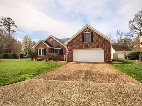 114 Runaway Ln, Yorktown, VA 23692