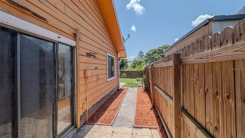 3 bed, 1193 sqft, $2,550 — Photo 3