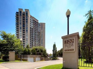 220 Forum Dr #711, Mississauga, ON L4Z 4K1