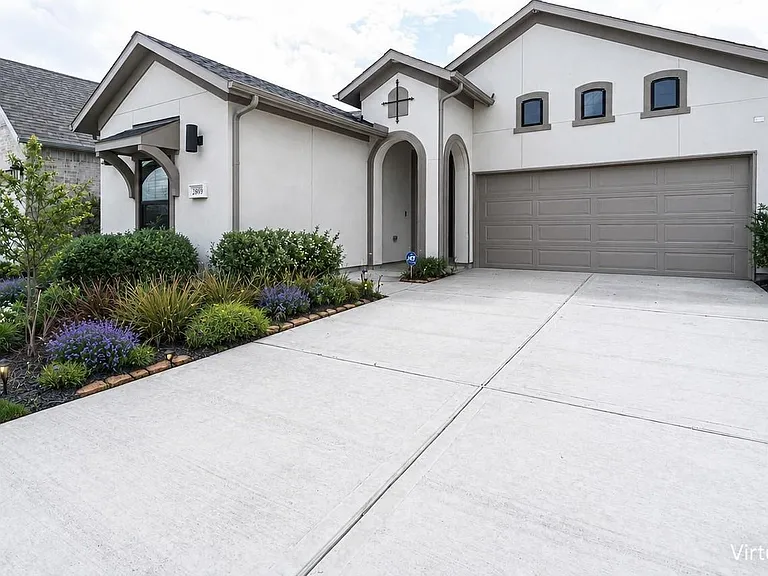 24819 Yellow Spruce Cir — Photo 2