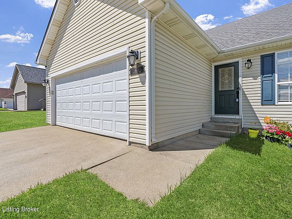 5th image of 103 Holiday Ct